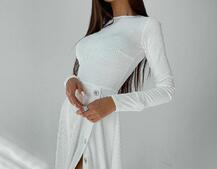 Трикотажное платье миди с разрезом Трикотажное платье миди с разрезом | PUSHKA SHOP