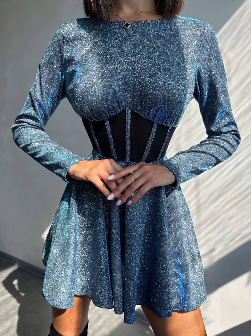 Приталена блискуча сукня з корсетною вставкою та пишною спідницею-сонцем Приталена блискуча сукня з корсетною вставкою та пишною спідницею-сонцем | PUSHKA SHOP