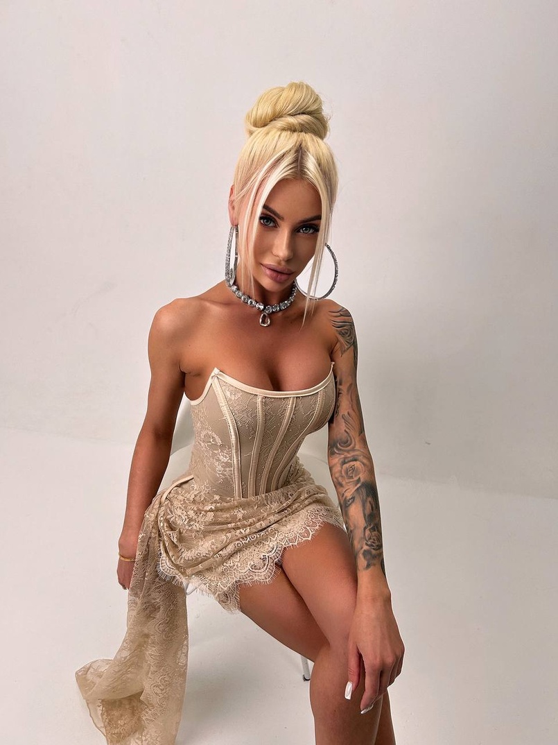 Мереживна сукня міні зі шлейфом   | PUSHKA SHOP