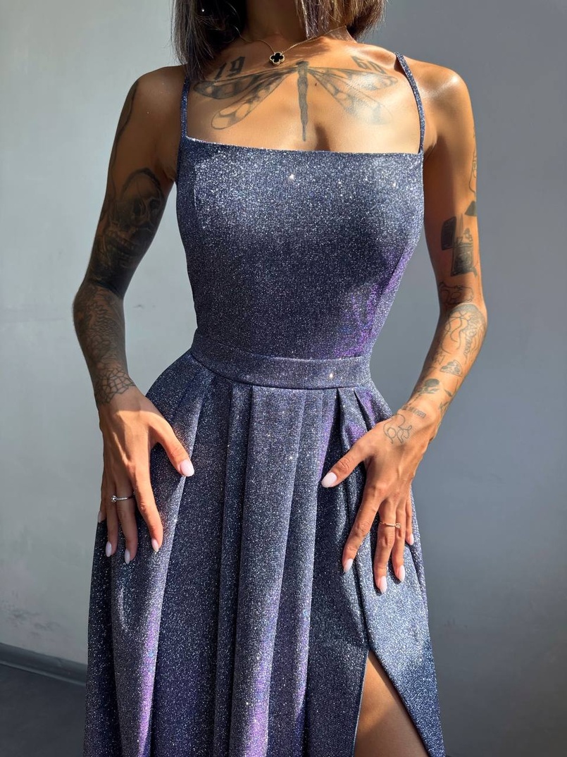 Сяюча сукня максі  зі шнурівкою на спинці Сяюча сукня максі  зі шнурівкою на спинці | PUSHKA SHOP