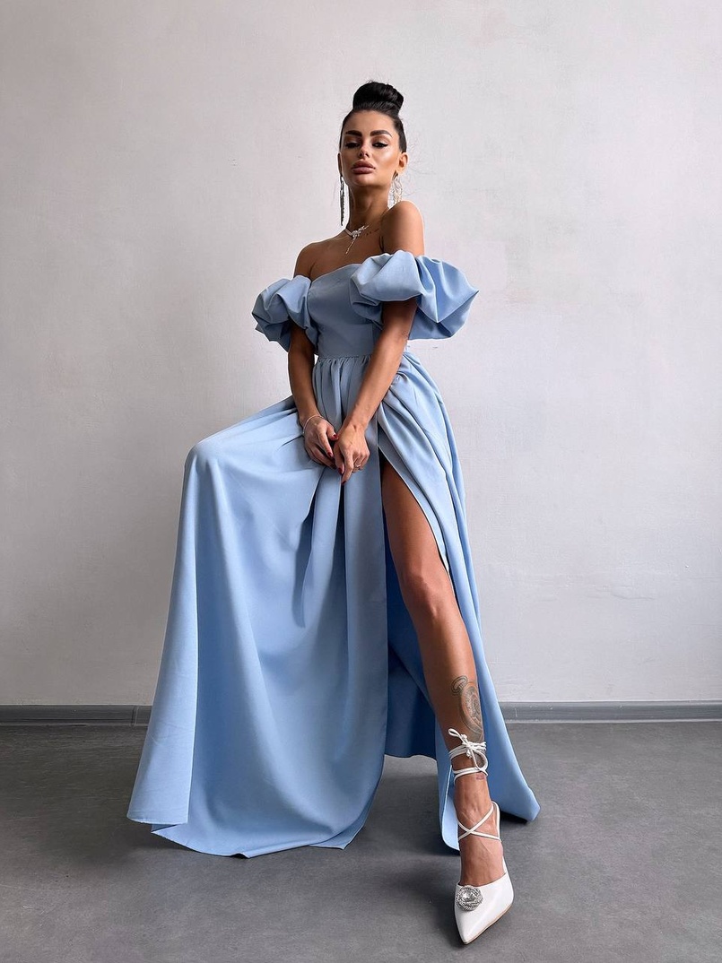 Сукня максі  з розрізом на спідниці та об’ємними рукавами  | PUSHKA SHOP