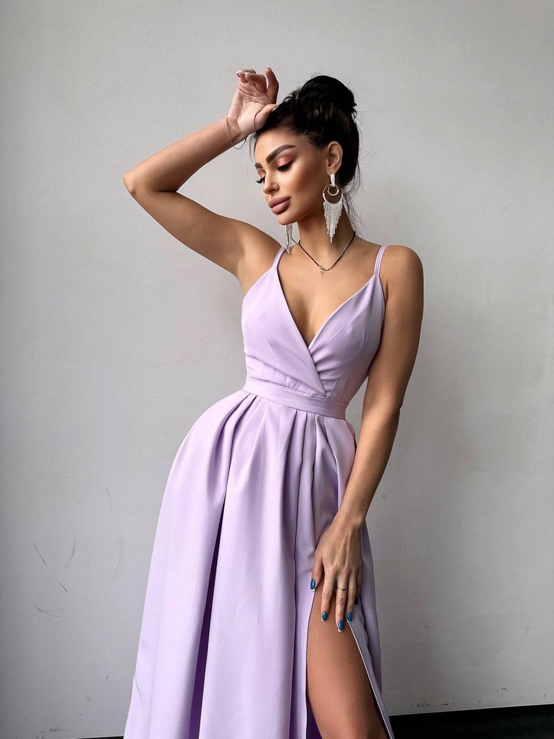 Сукня максі на тонких бретелях з розрізом на спідниці  Сукня максі на тонких бретелях з розрізом на спідниці  | PUSHKA SHOP