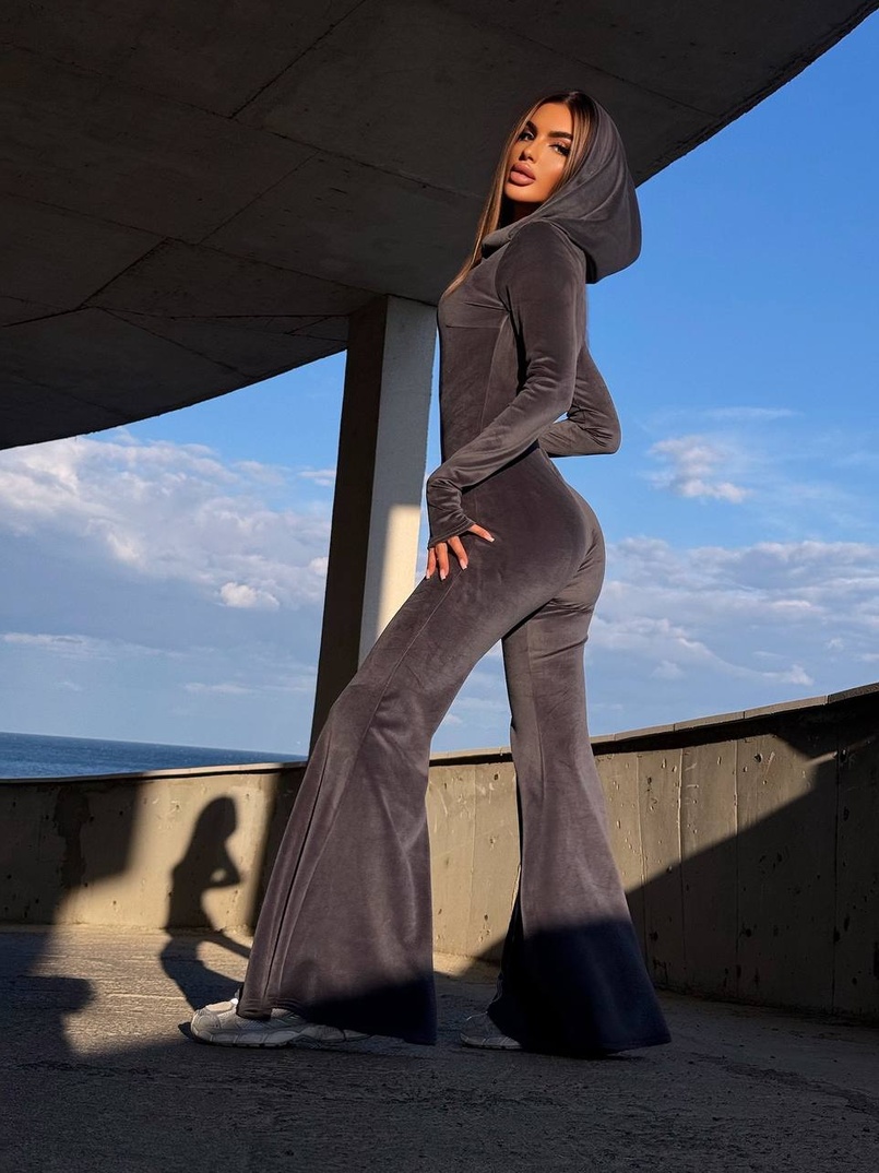 Велюровий комбінезон кльош Велюровий комбінезон кльош | PUSHKA SHOP