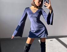 Оксамитова сукня,  декорована стразами з розкльошоними рукавами  Оксамитова сукня,  декорована стразами з розкльошоними рукавами  | PUSHKA SHOP