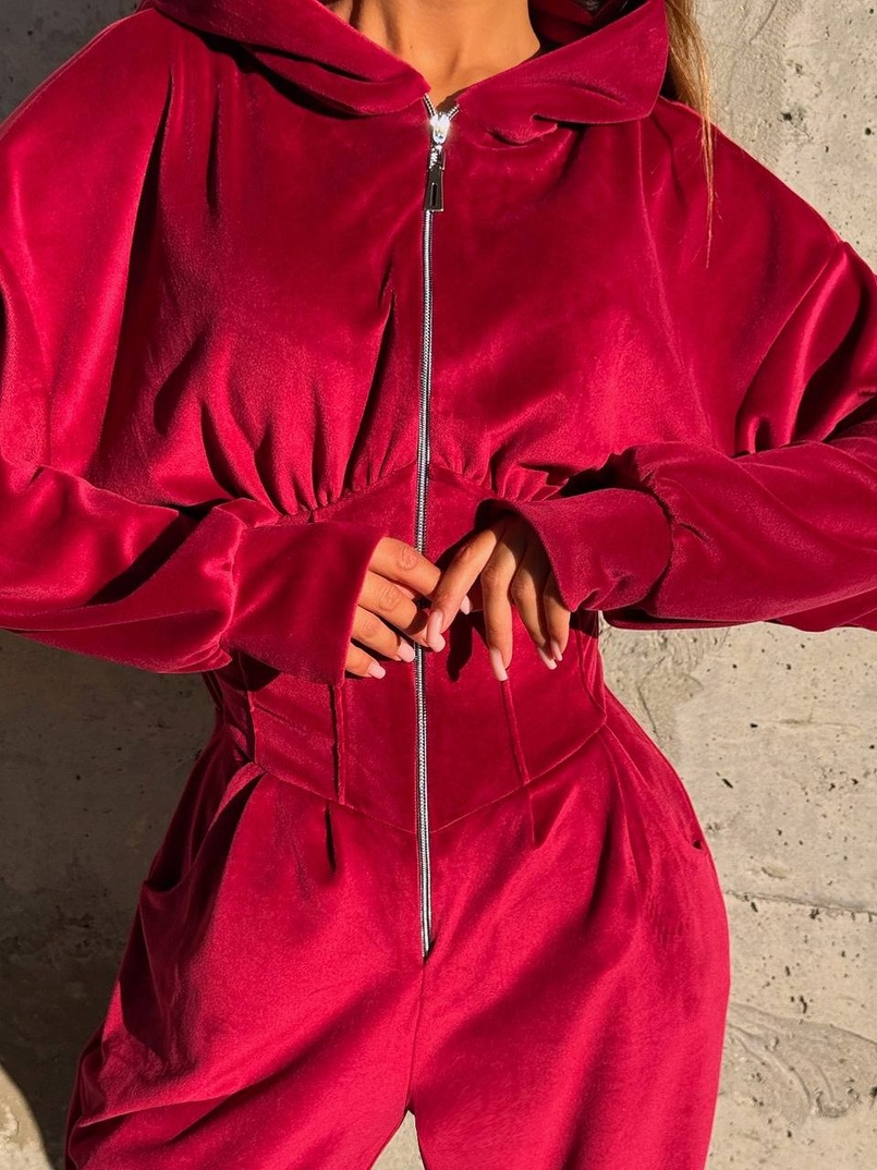 Велюровий комбінезон з елементами корсету Велюровий комбінезон з елементами корсету | PUSHKA SHOP