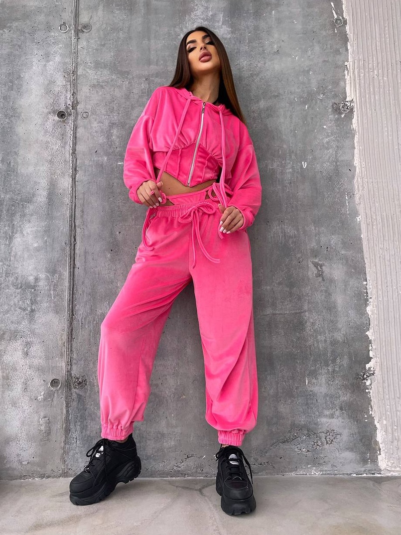 Велюровий комплект: кофта з корсетними елементами + джогери з імітацією трусиків Велюровий комплект: кофта з корсетними елементами + джогери з імітацією трусиків | PUSHKA SHOP