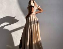 Атласна сукня максі із розрізом на спідниці Атласна сукня максі із розрізом на спідниці | PUSHKA SHOP