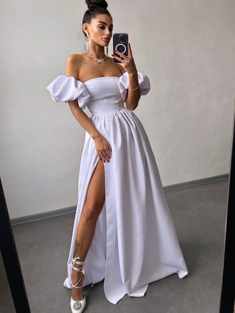 Сукня максі  з розрізом на спідниці та об’ємними рукавами  Сукня максі  з розрізом на спідниці та об’ємними рукавами  | PUSHKA SHOP