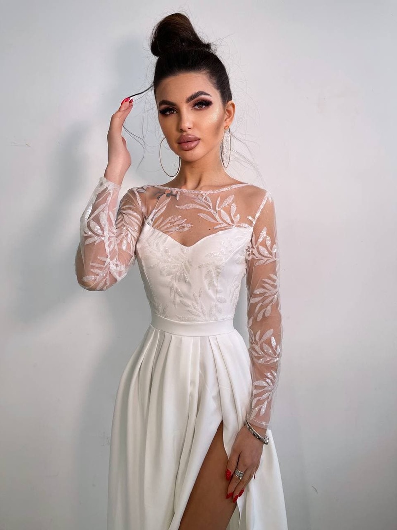 Платье макси с пайетками и разрезом на юбке Платье макси с пайетками и разрезом на юбке | PUSHKA SHOP