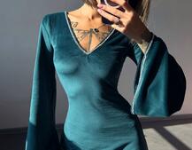 Оксамитова сукня,  декорована стразами з розкльошоними рукавами  Оксамитова сукня,  декорована стразами з розкльошоними рукавами  | PUSHKA SHOP