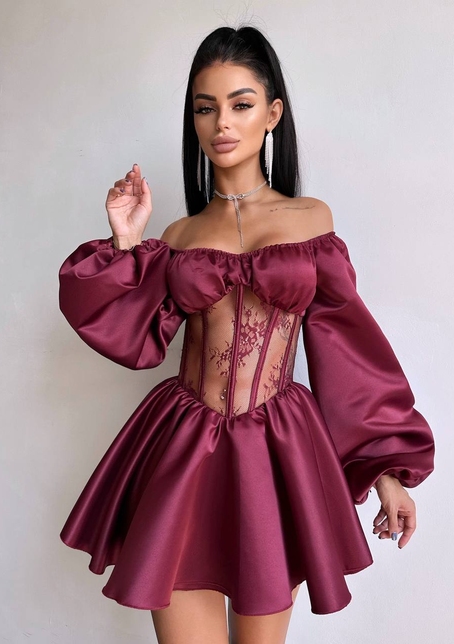 Атласна сукня з обʼємними рукавами та мереживом Атласна сукня з обʼємними рукавами та мереживом | PUSHKA SHOP