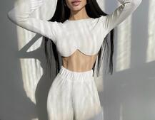 Комплект в весенних расцветках: топ с чашечками + штаны трубы Комплект в весенних расцветках: топ с чашечками + штаны трубы | PUSHKA SHOP