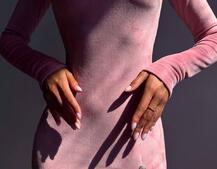 Оксамитова сукня з розрізом, декорована стразами. Оксамитова сукня з розрізом, декорована стразами. | PUSHKA SHOP