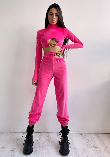 Велюровий костюм з ланцюжками: топ + джоггери Велюровий костюм з ланцюжками: топ + джоггери | PUSHKA SHOP