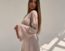 Трикотажна сукня міні з розкльошеними рукавами та відкритою спиною Трикотажна сукня міні з розкльошеними рукавами та відкритою спиною | PUSHKA SHOP