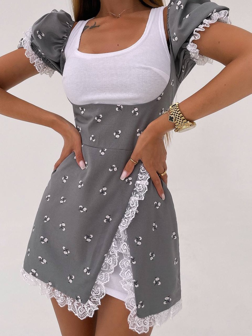 Сукня з квітковим принтом декорована мереживом  Сукня з квітковим принтом декорована мереживом  | PUSHKA SHOP