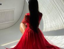 Блискуча сукня-міді із запахом на грудях і розрізом на спідниці з широким поясом  Блискуча сукня-міді із запахом на грудях і розрізом на спідниці з широким поясом  | PUSHKA SHOP