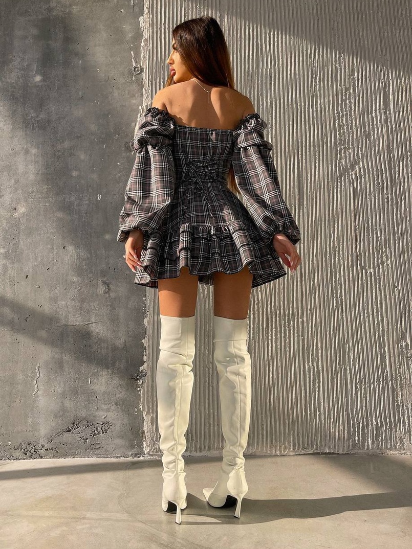 Сукня з об'ємними рукавами та пишною спідницею Сукня з об'ємними рукавами та пишною спідницею | PUSHKA SHOP