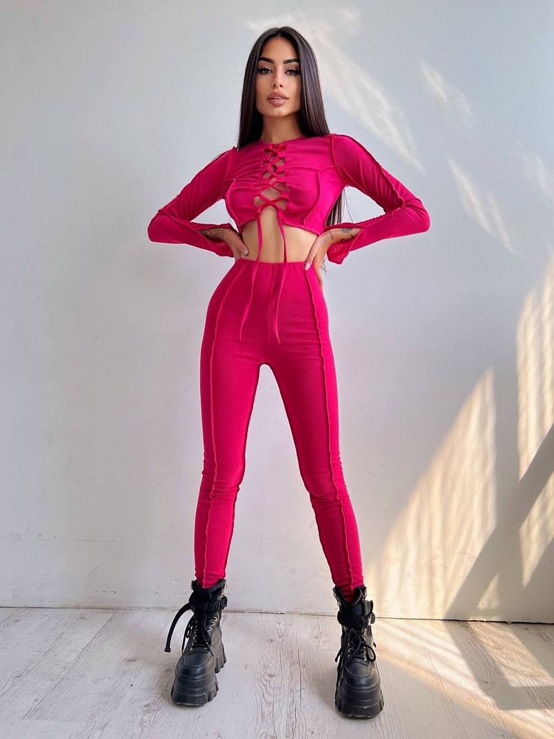 Комплект: топ зі шнурівкою на грудях + легінси Комплект: топ зі шнурівкою на грудях + легінси | PUSHKA SHOP