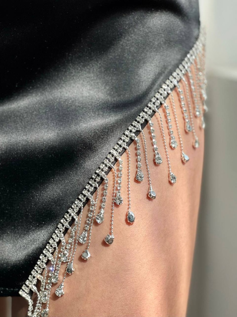 Платье мини, декорированное бахромой из страз | PUSHKA SHOP