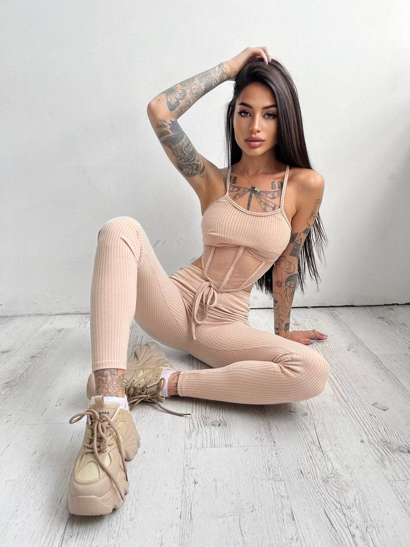 Трикотажный комплект: корсетный топ на косточках + леггинсы Трикотажный комплект: корсетный топ на косточках + леггинсы | PUSHKA SHOP