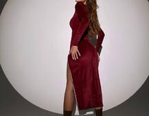 Оксамитова сукня міді з підплічниками, декорована стразами Оксамитова сукня міді з підплічниками, декорована стразами | PUSHKA SHOP