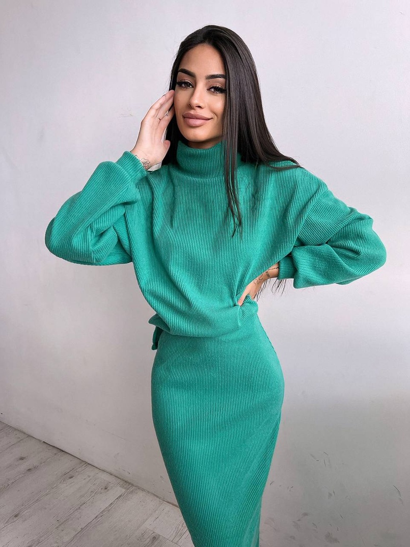Костюм із теплого трикотажу-рубчика: светр + спідниця Костюм із теплого трикотажу-рубчика: светр + спідниця | PUSHKA SHOP