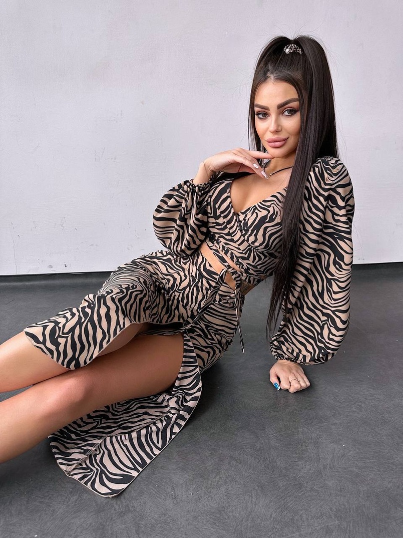 Комплект: топ із зав'язками на талії + спідниця міді з розрізом Комплект: топ із зав'язками на талії + спідниця міді з розрізом | PUSHKA SHOP