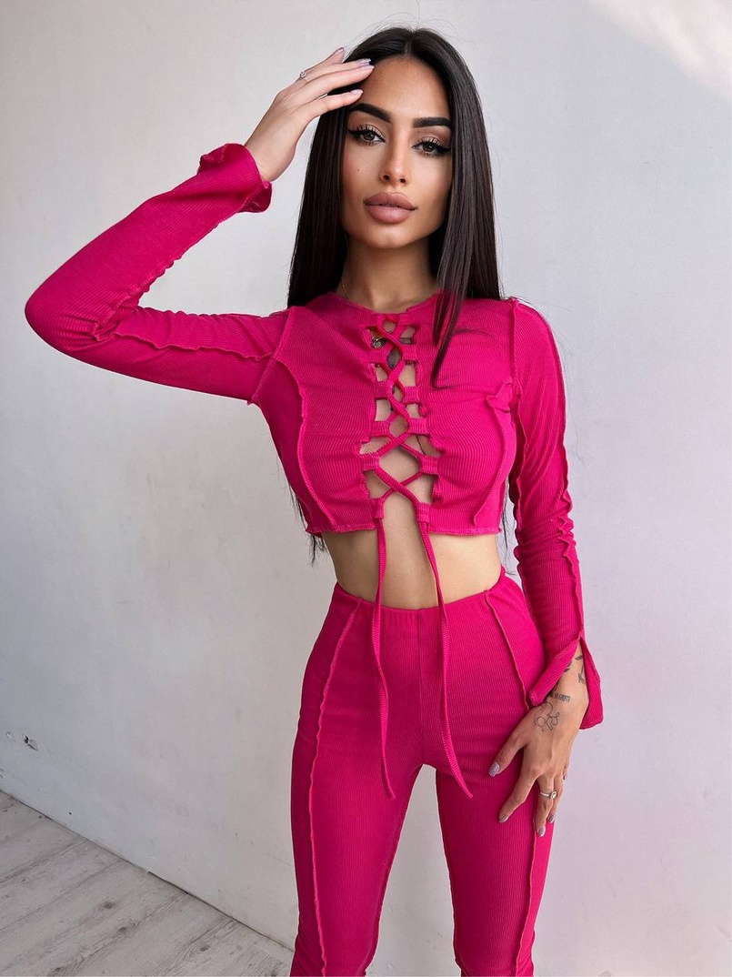 Комплект: топ зі шнурівкою на грудях + легінси Комплект: топ зі шнурівкою на грудях + легінси | PUSHKA SHOP