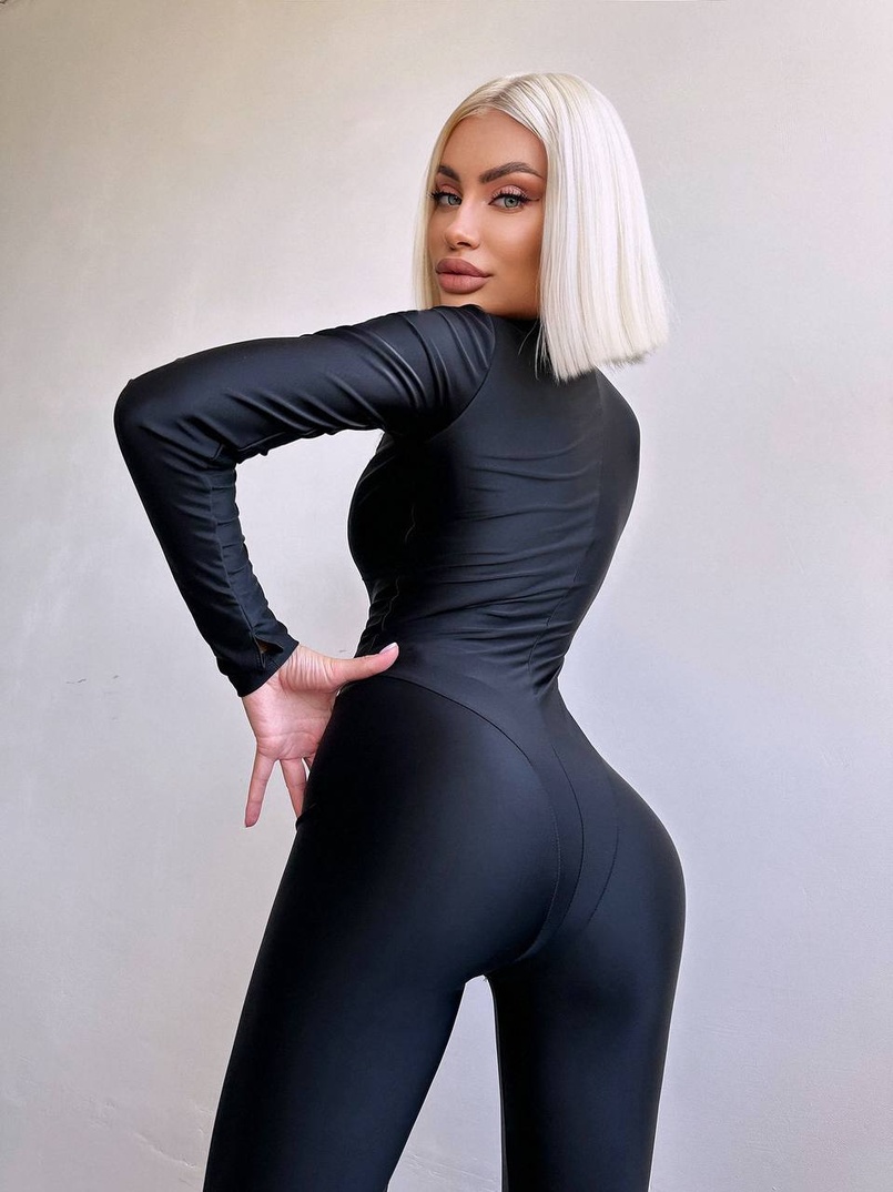 Комбінезон з рельєфними швами, що підкреслює фігуру Комбінезон з рельєфними швами, що підкреслює фігуру | PUSHKA SHOP