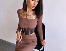 Трикотажний комплект: топ з елементами корсету та спідниця з розрізами  Трикотажний комплект: топ з елементами корсету та спідниця з розрізами  | PUSHKA SHOP