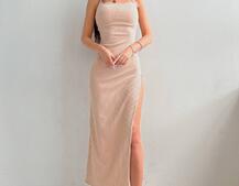 Трикотажное платье со шнуровкой на спинке и вырезом на ножке  Трикотажное платье со шнуровкой на спинке и вырезом на ножке  | PUSHKA SHOP