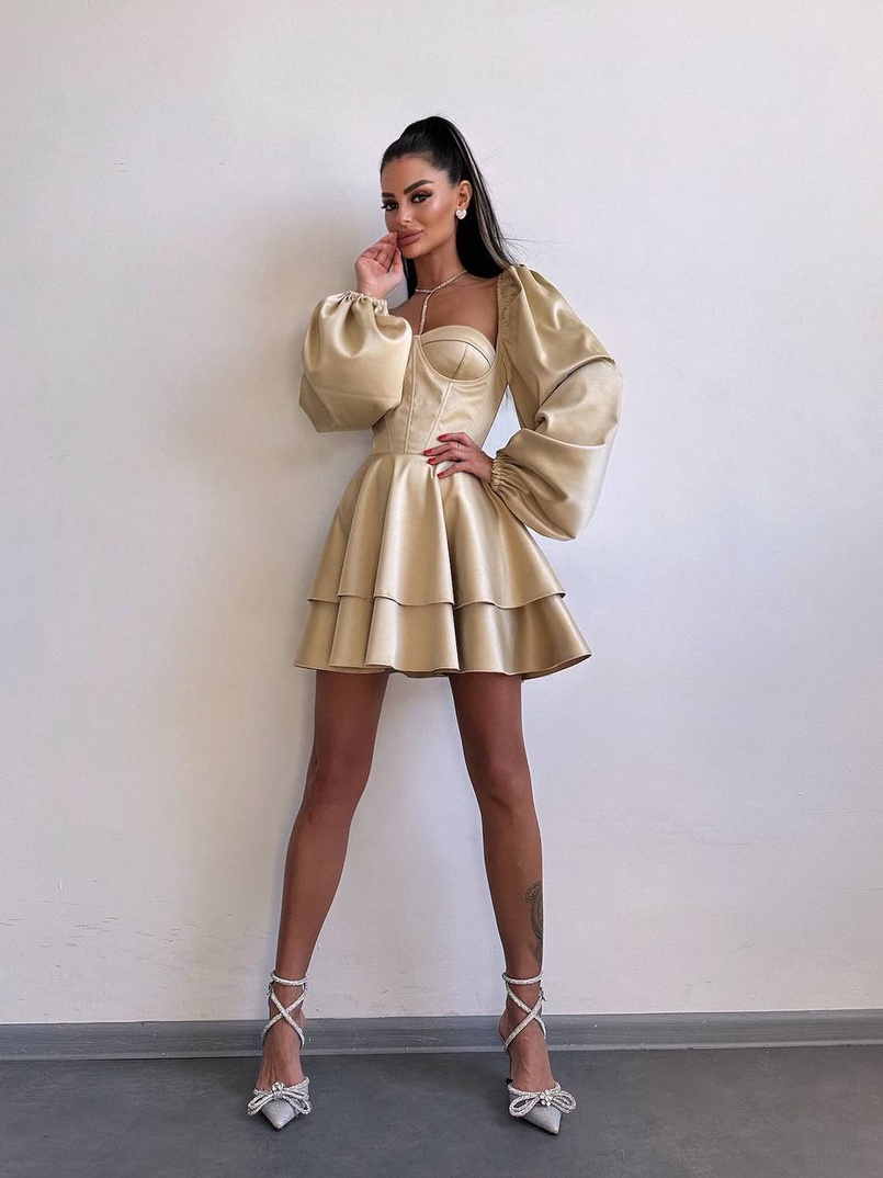 Атласна корсетна сукня бюстьє з пишною подвійною спідницею та об‘ємними рукавами Атласна корсетна сукня бюстьє з пишною подвійною спідницею та об‘ємними рукавами | PUSHKA SHOP