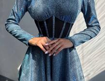 Приталена блискуча сукня з корсетною вставкою та пишною спідницею-сонцем Приталена блискуча сукня з корсетною вставкою та пишною спідницею-сонцем | PUSHKA SHOP