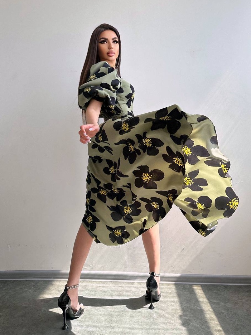 Сукня міді  із запахом та об'ємними рукавами Сукня міді  із запахом та об'ємними рукавами | PUSHKA SHOP