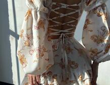 Квіткова сукня з воланами та шнуровкою по спинці Квіткова сукня з воланами та шнуровкою по спинці | PUSHKA SHOP