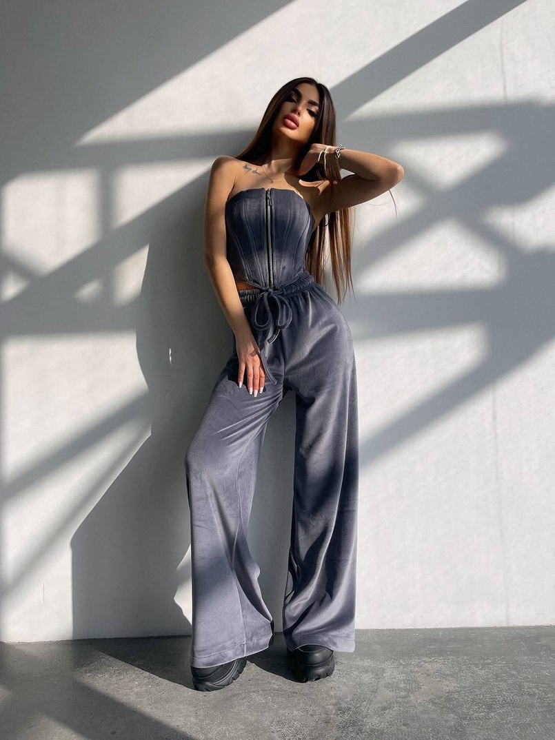 Велюровий комплект трійка: кофта + корсет на блискавці+ штани Велюровий комплект трійка: кофта + корсет на блискавці+ штани | PUSHKA SHOP