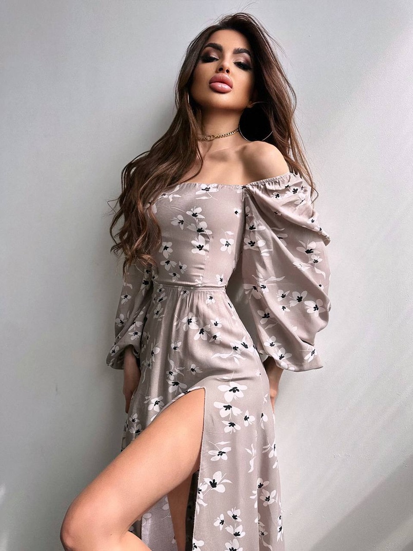 Сукня -міді зі шнурівкою на спинці та розрізом на ніжці Сукня -міді зі шнурівкою на спинці та розрізом на ніжці | PUSHKA SHOP