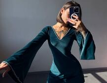 Оксамитова сукня,  декорована стразами з розкльошоними рукавами  Оксамитова сукня,  декорована стразами з розкльошоними рукавами  | PUSHKA SHOP