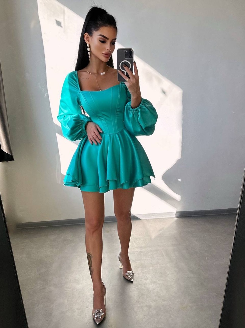 Атласна корсетна сукня з пишною подвійною спідницею та об‘ємними рукавами Атласна корсетна сукня з пишною подвійною спідницею та об‘ємними рукавами | PUSHKA SHOP