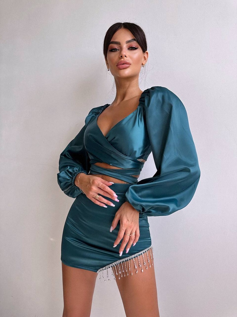 Атласний комплект, декорований бахромою зі страз Атласний комплект, декорований бахромою зі страз | PUSHKA SHOP