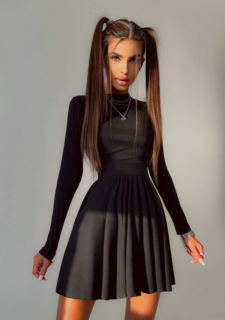 Приталенное трикотажное платье с открытой спинкой  Приталенное трикотажное платье с открытой спинкой  | PUSHKA SHOP