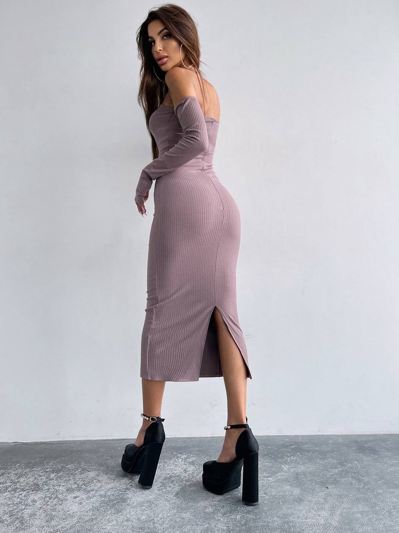 Облягаюча сукня міді з чашками з ефектом push up Облягаюча сукня міді з чашками з ефектом push up | PUSHKA SHOP