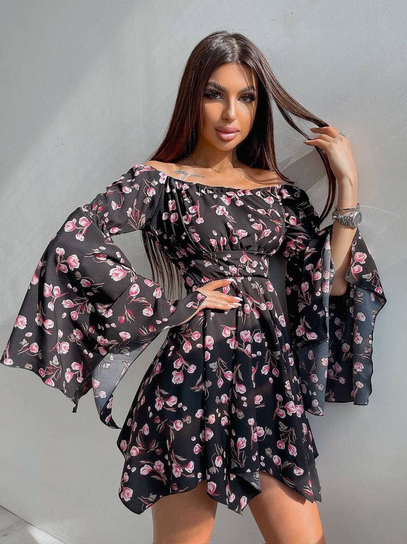 Платье  ассиметричного кроя с расклешенными рукавами + корсет декорированный стразами  Платье  ассиметричного кроя с расклешенными рукавами + корсет декорированный стразами  | PUSHKA SHOP