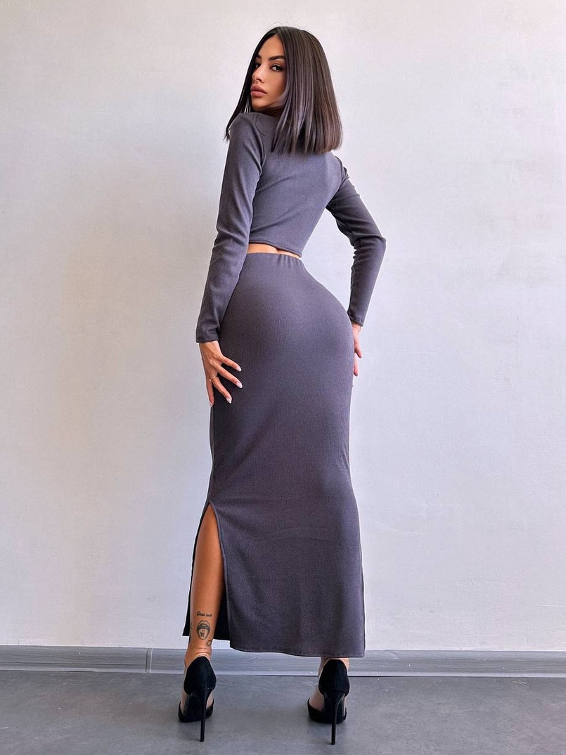 Трикотажний комплект: топ з елементами корсету та спідниця з розрізами  | PUSHKA SHOP