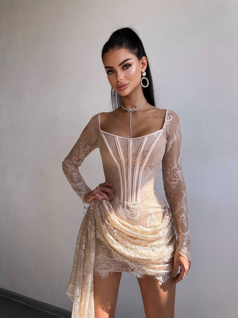 Мереживна сукня міні зі шлейфом Мереживна сукня міні зі шлейфом | PUSHKA SHOP