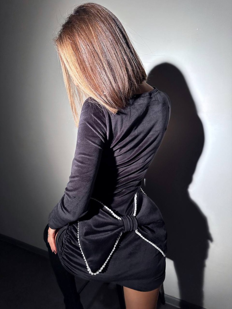 Оксамитова сукня міні з драпіруванням декорована перлинами   | PUSHKA SHOP