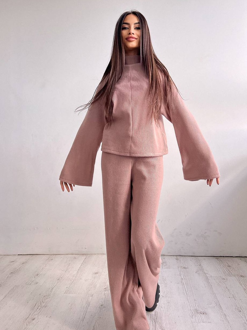 Повсякденний костюм із теплого трикотажу-рубчика Повсякденний костюм із теплого трикотажу-рубчика | PUSHKA SHOP
