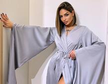 Шовковий халатик із розкльошеними рукавами Шовковий халатик із розкльошеними рукавами | PUSHKA SHOP