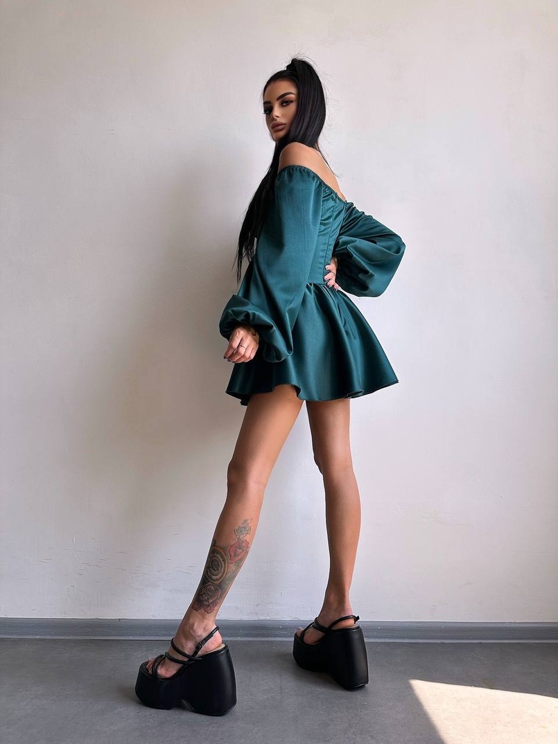 Атласна сукня з обʼємними рукавами та мереживом | PUSHKA SHOP